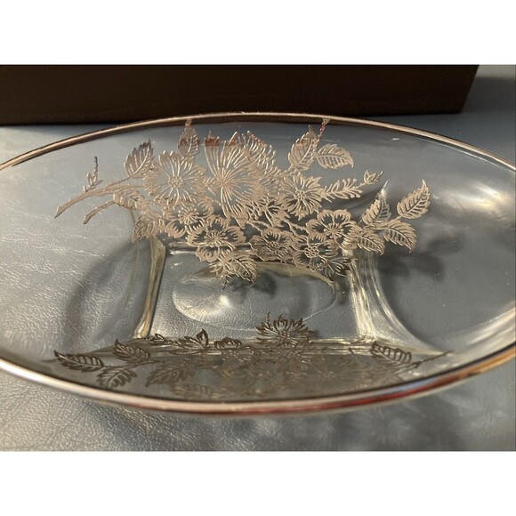 Vintage Martinsville Silver Overlay Oval Candy , Pickle, Relish Dish 8" x 5" x 2 - Picture 3 of 12